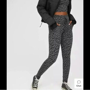 🆕OFFLINE By Aerie Jacquard Gray & Black Peak Leggings